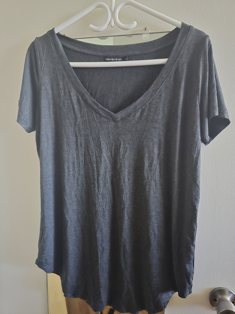EMMY DEVEAUX Charcoal Gray Boyfriend  Short Sleeve Tee